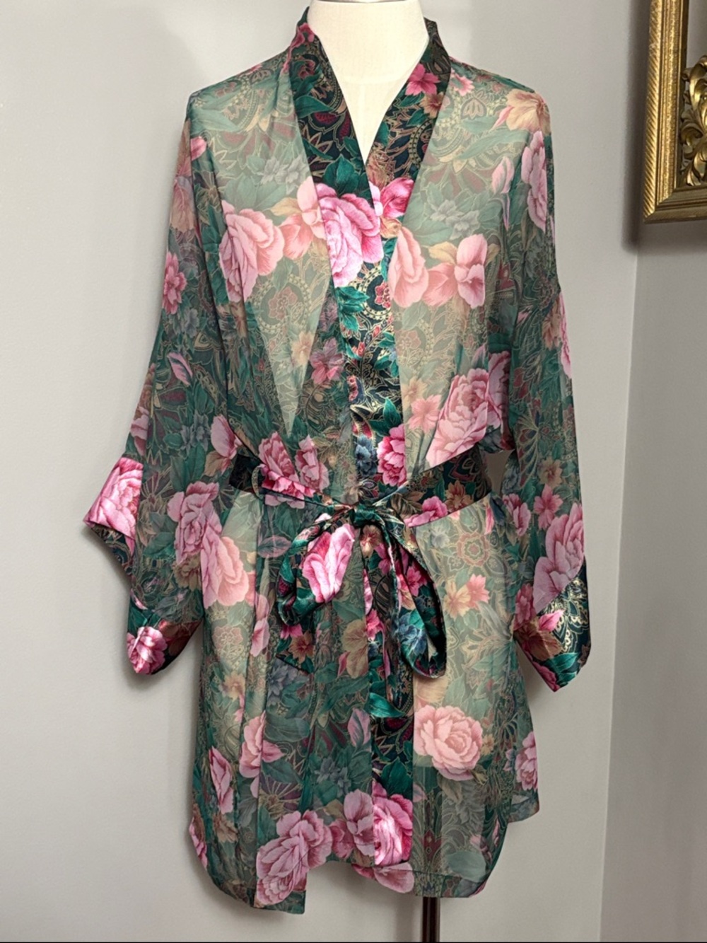 Victoria’s Secret VINTAGE OS Sheer Floral Kimono Robe in Pink Green